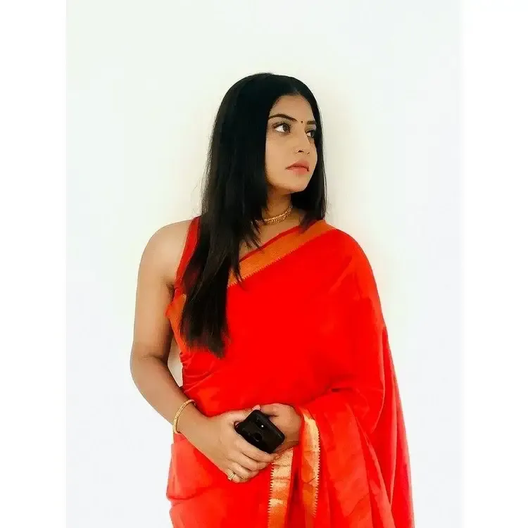 BEAUTIFUL INDIAN MODEL MANJIMA MOHAN IN RED SAREE